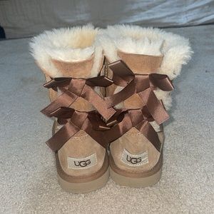 Ugg mini Bailey bow